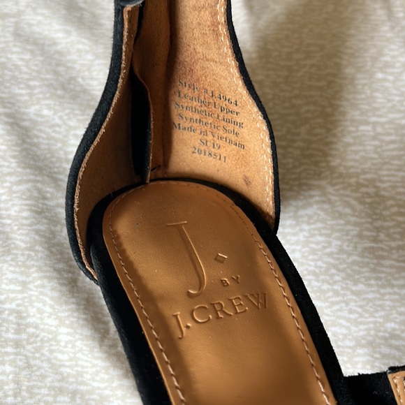 J Crew Scalloped Suede Heel - Picture 5 of 7